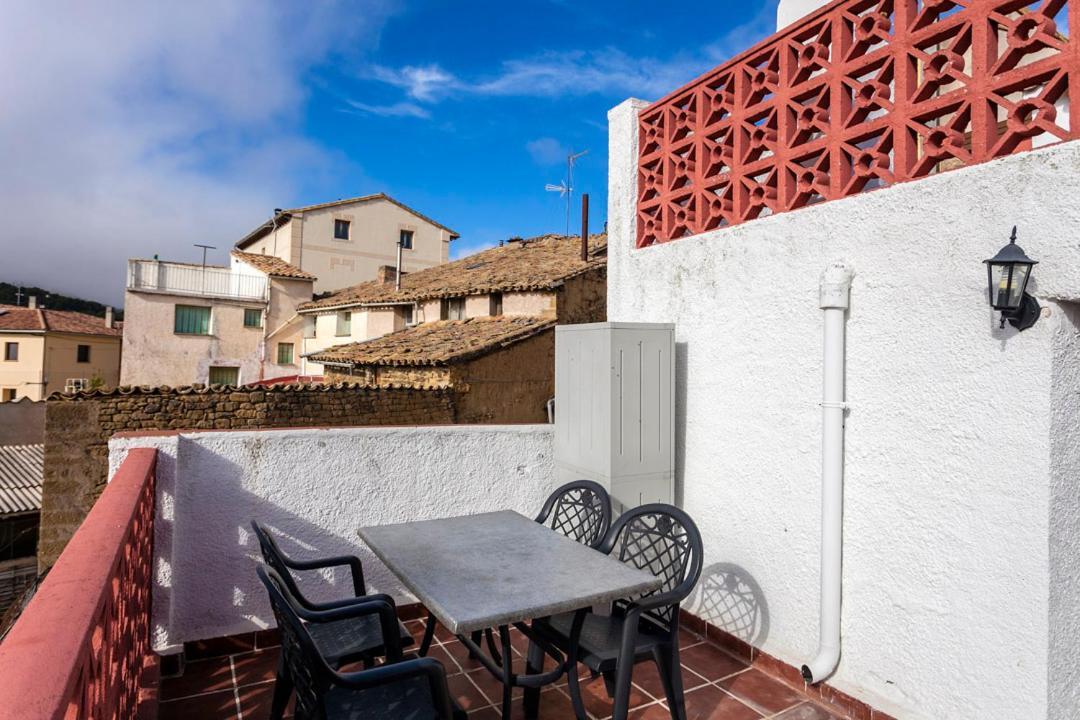 Apartamentos Casa Samper Santa Eulalia de Gállego Quarto foto