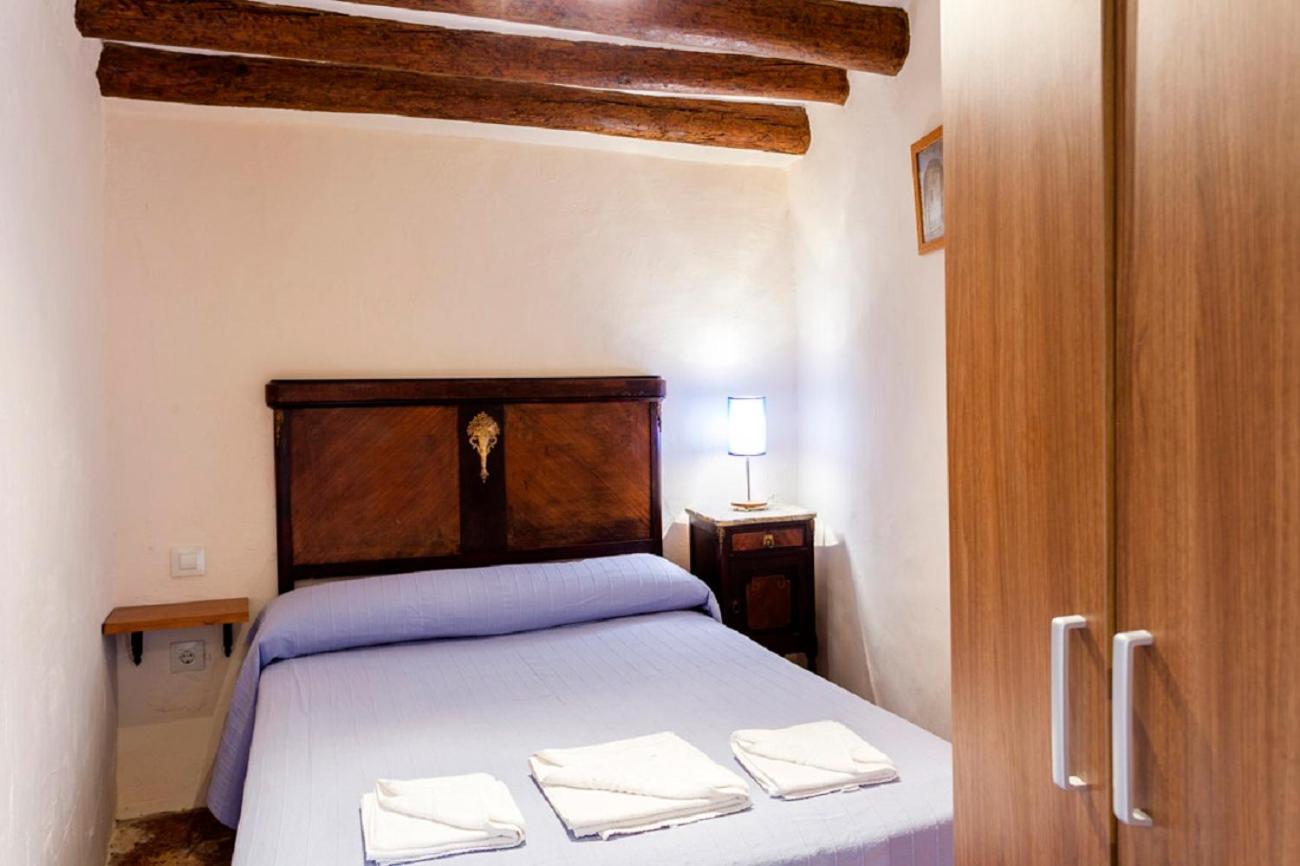 Apartamentos Casa Samper Santa Eulalia de Gállego Quarto foto